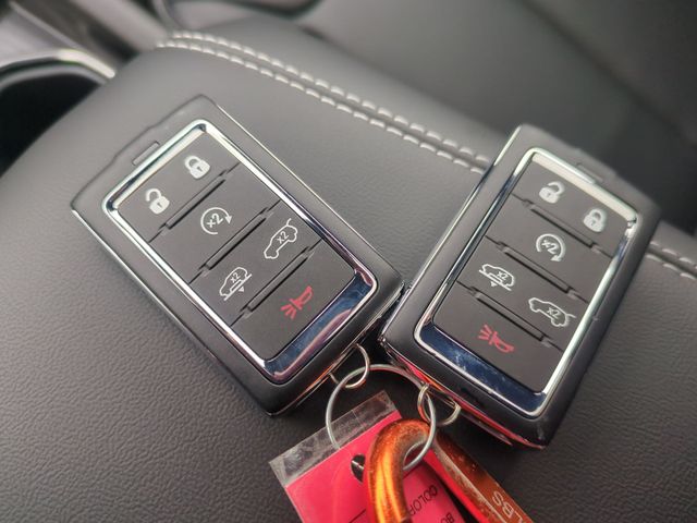 Thumbnail: 2026 Jeep Grand Cherokee - 18