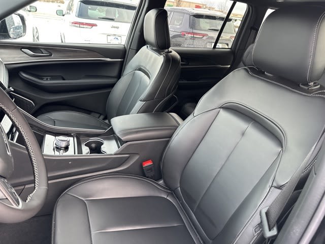 Thumbnail: 2026 Jeep Grand Cherokee - 5