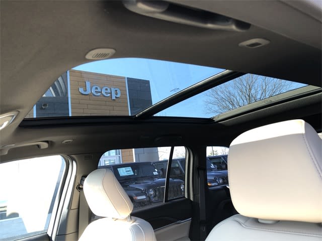 Thumbnail: 2026 Jeep Grand Cherokee - 20