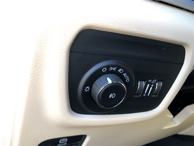 Thumbnail: 2026 Jeep Grand Cherokee - 28