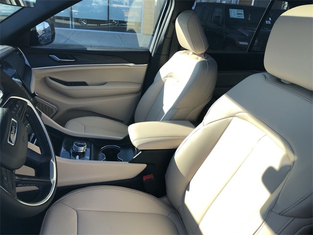 Thumbnail: 2026 Jeep Grand Cherokee - 7