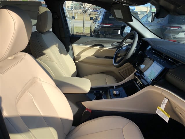 Thumbnail: 2026 Jeep Grand Cherokee - 34