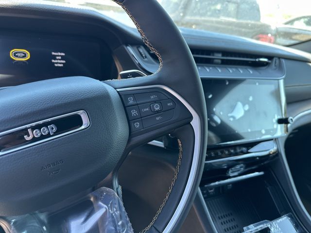 Thumbnail: 2026 Jeep Grand Cherokee - 8