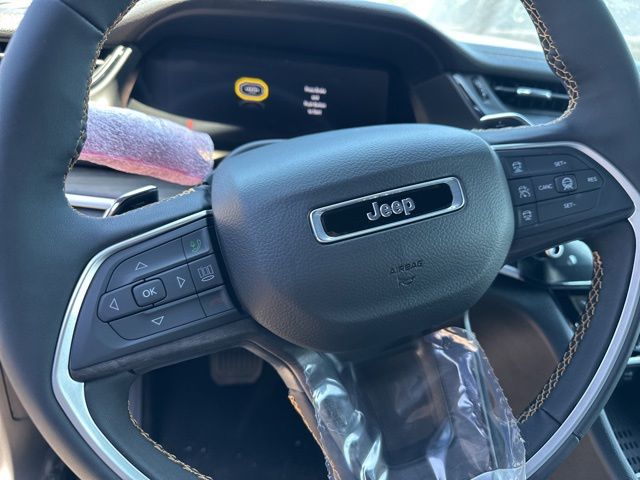 Thumbnail: 2026 Jeep Grand Cherokee - 9