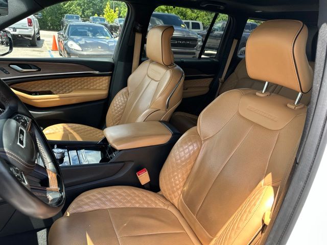 Thumbnail: 2023 Jeep Grand Cherokee - 8