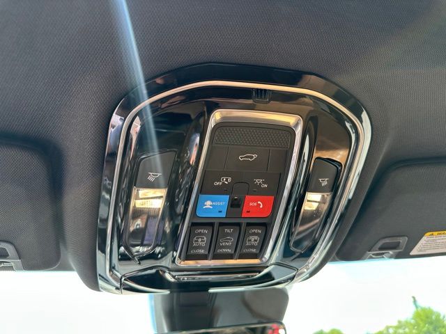 Thumbnail: 2023 Jeep Grand Cherokee - 19