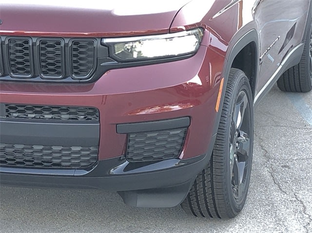 2024 Jeep Grand Cherokee L Laredo 32