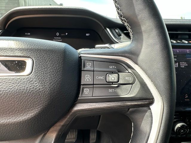 Thumbnail: 2022 Jeep Grand Cherokee L - 16