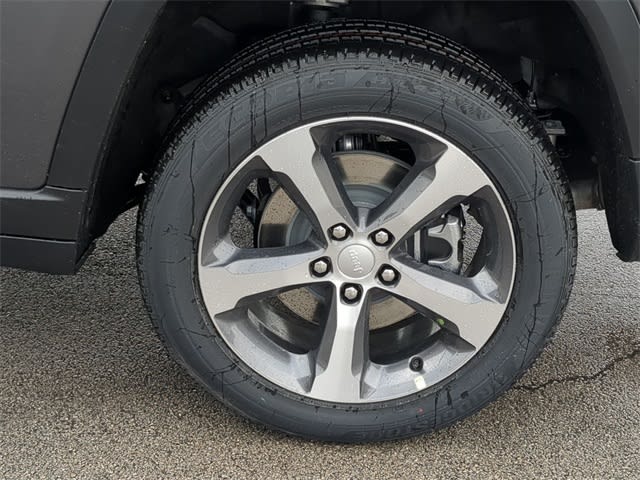 Thumbnail: 2026 Jeep Grand Cherokee L - 8