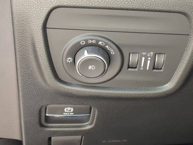 Thumbnail: 2026 Jeep Grand Cherokee L - 34