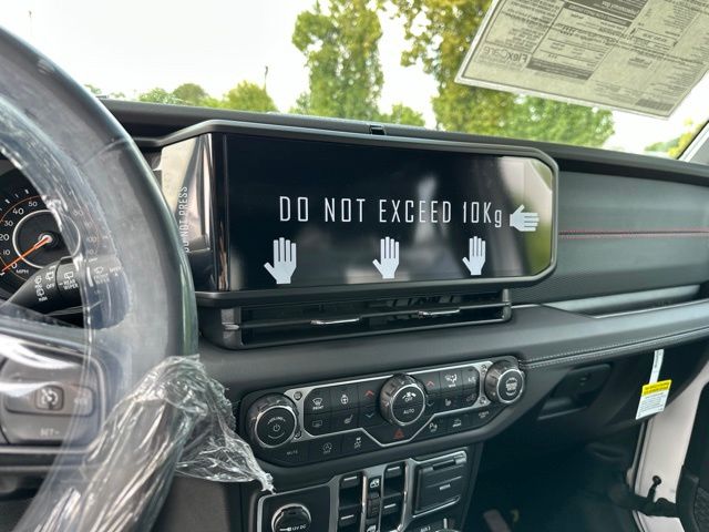 Thumbnail: 2026 Jeep Wrangler - 6