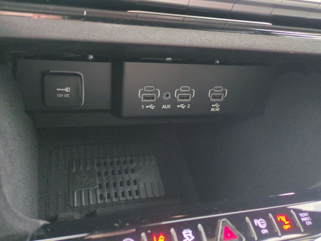 Thumbnail: 2026 Jeep Grand Wagoneer L - 39