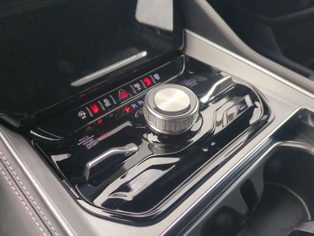 Thumbnail: 2026 Jeep Grand Wagoneer L - 15