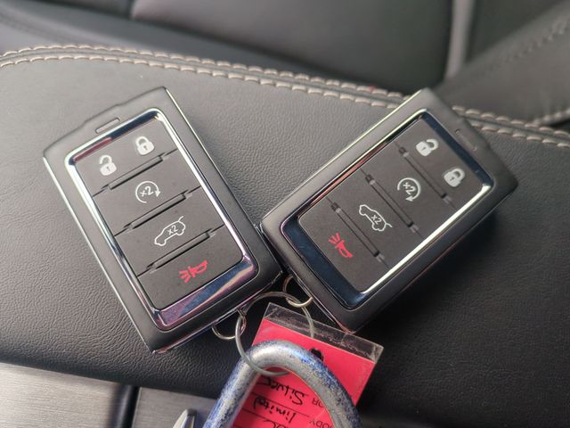 Thumbnail: 2026 Jeep Grand Wagoneer L - 18