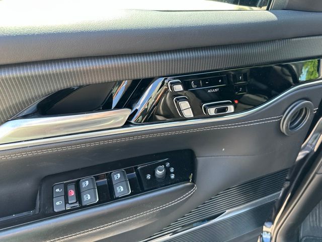 Thumbnail: 2024 Jeep Grand Wagoneer L - 14