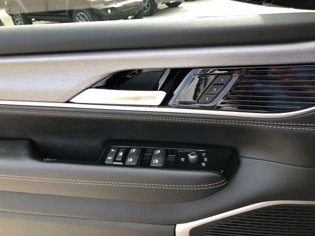 Thumbnail: 2026 Jeep Grand Wagoneer - 39