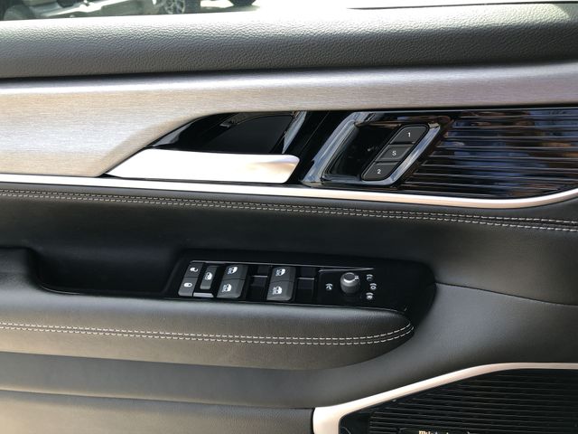 Thumbnail: 2026 Jeep Grand Wagoneer - 37