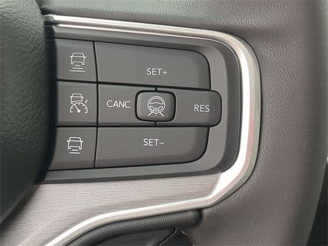 Thumbnail: 2026 Jeep Grand Wagoneer - 31