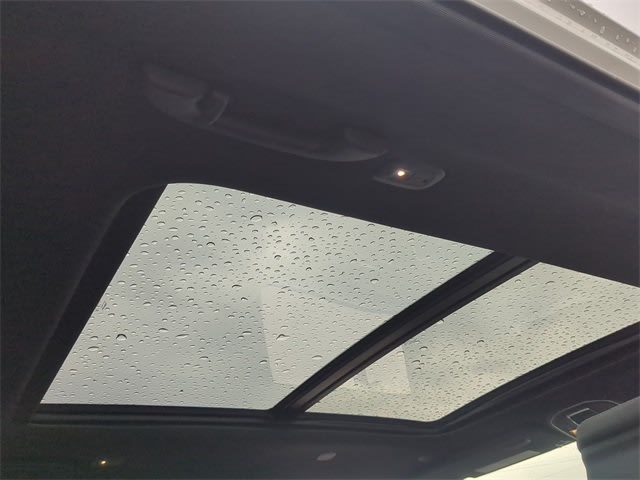 Thumbnail: 2026 Jeep Grand Wagoneer - 29