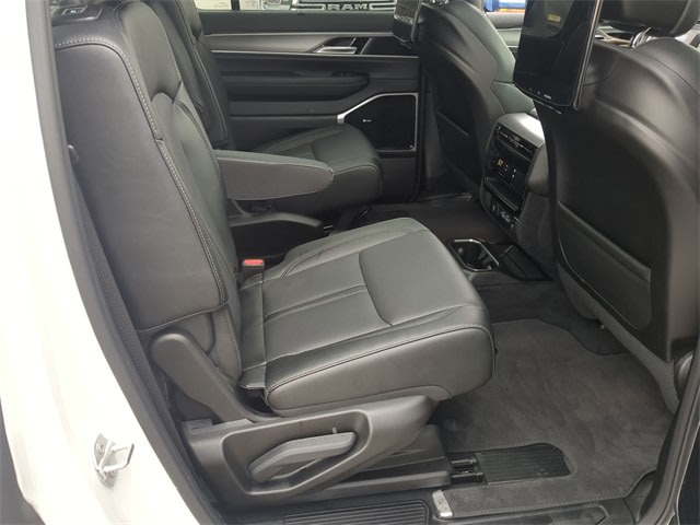 Thumbnail: 2026 Jeep Grand Wagoneer - 28