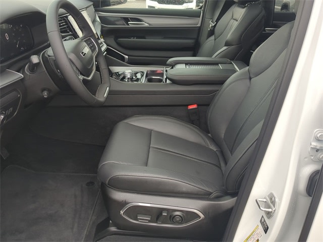 Thumbnail: 2026 Jeep Grand Wagoneer - 10