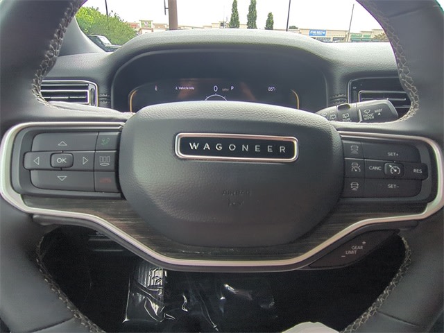 Thumbnail: 2023 Jeep Wagoneer - 34