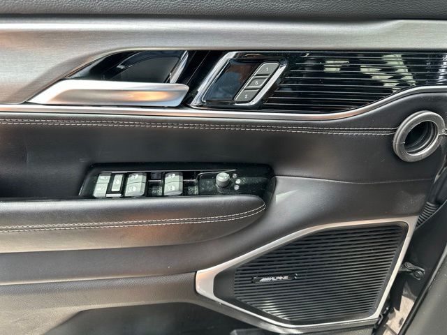 Thumbnail: 2023 Jeep Wagoneer - 14