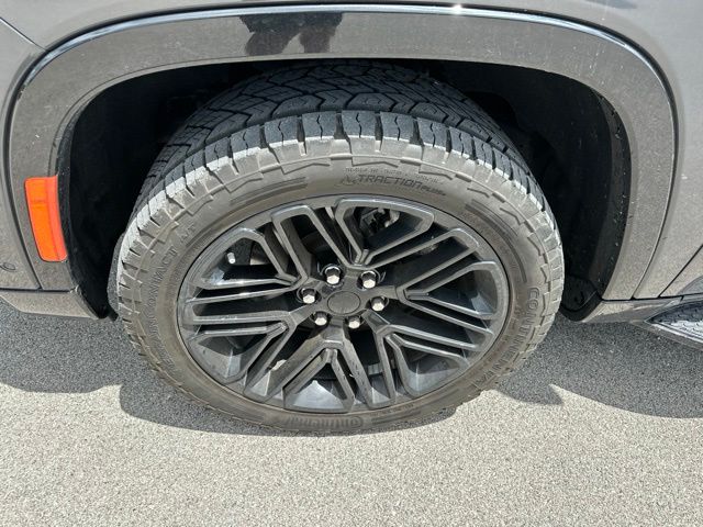 Thumbnail: 2023 Jeep Wagoneer - 5