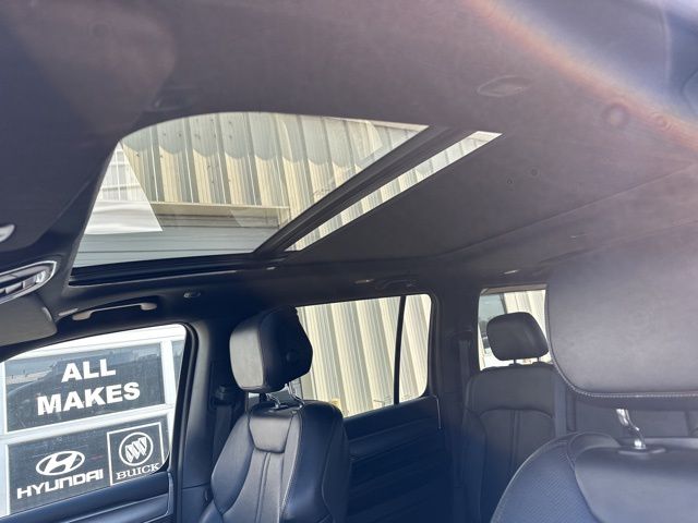 Thumbnail: 2023 Jeep Wagoneer - 13