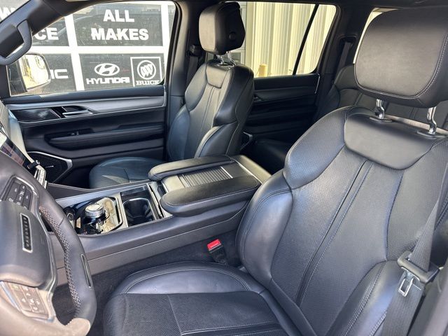 Thumbnail: 2023 Jeep Wagoneer - 8