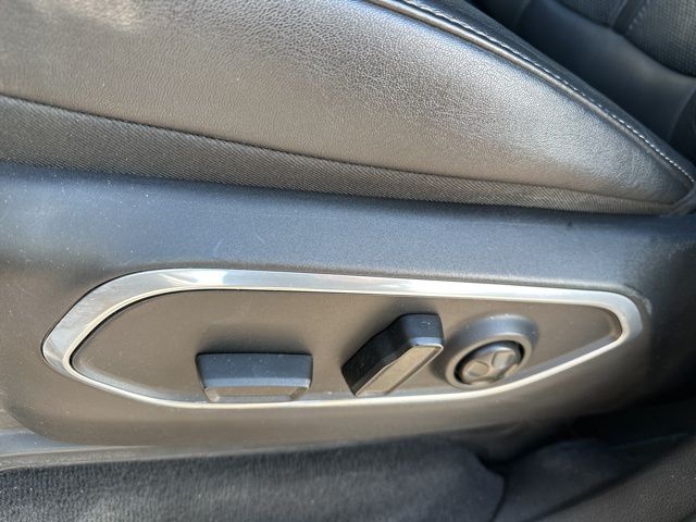 Thumbnail: 2023 Jeep Wagoneer - 14