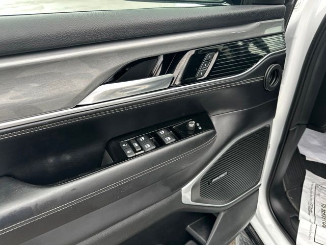 Thumbnail: 2022 Jeep Wagoneer - 9