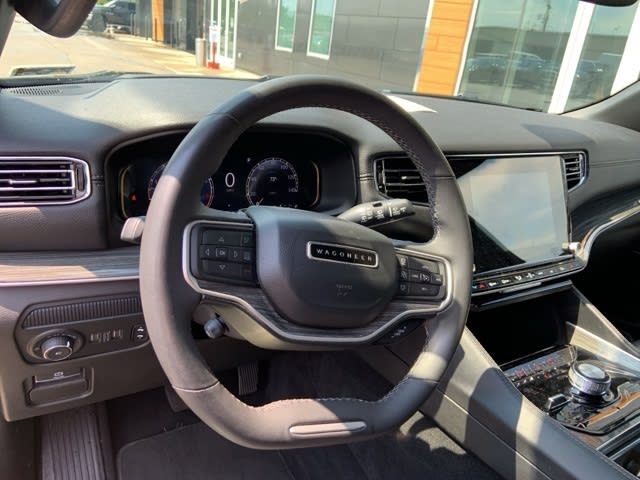 Thumbnail: 2022 Jeep Wagoneer - 2