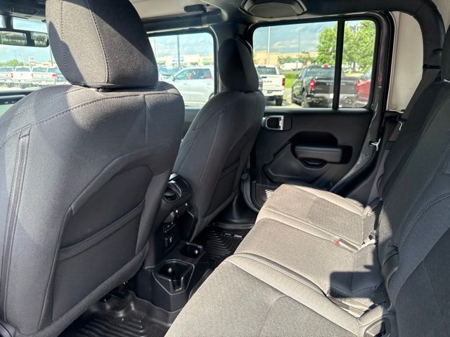 Thumbnail: 2020 Jeep Gladiator - 23