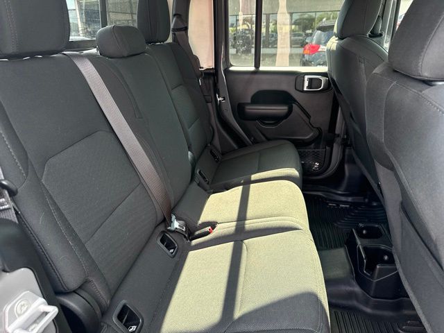 Thumbnail: 2020 Jeep Gladiator - 24
