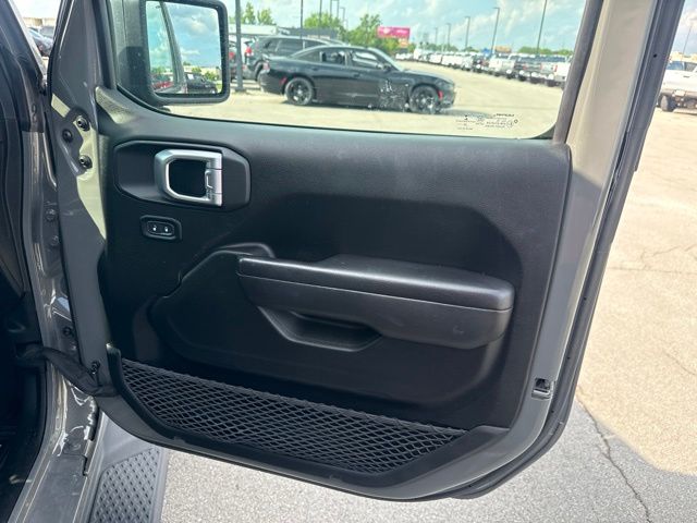 Thumbnail: 2020 Jeep Gladiator - 26