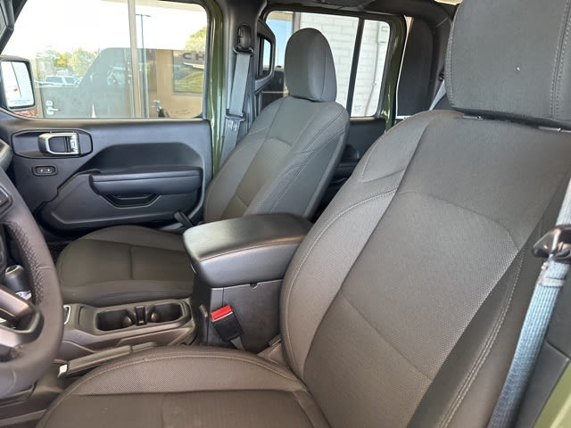 Thumbnail: 2023 Jeep Gladiator - 7