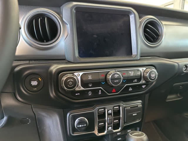 Thumbnail: 2023 Jeep Gladiator - 9