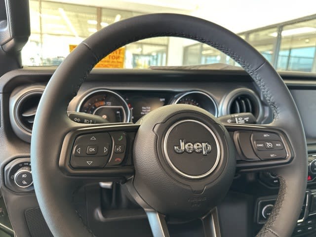 Thumbnail: 2023 Jeep Gladiator - 6