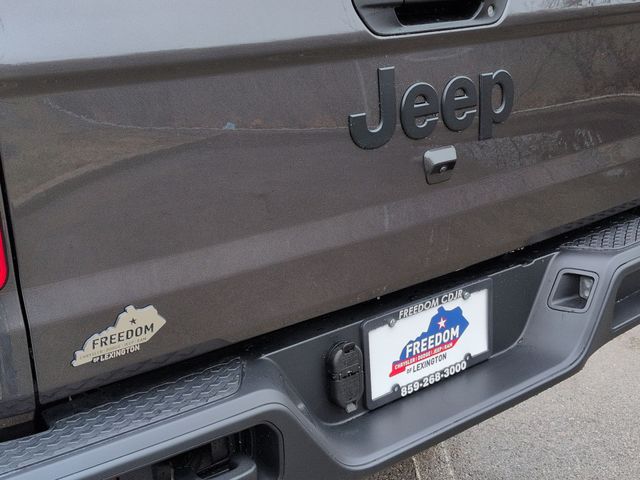Thumbnail: 2026 Jeep Gladiator - 7