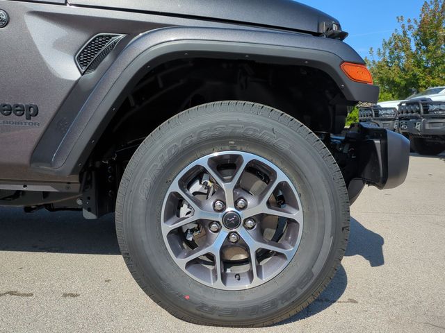 Thumbnail: 2025 Jeep Gladiator - 8