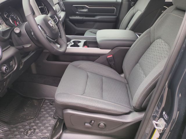 Thumbnail: 2026 RAM 1500 - 10