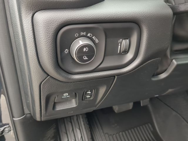 Thumbnail: 2026 RAM 1500 - 26