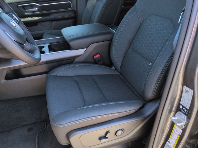Thumbnail: 2026 RAM 1500 - 9