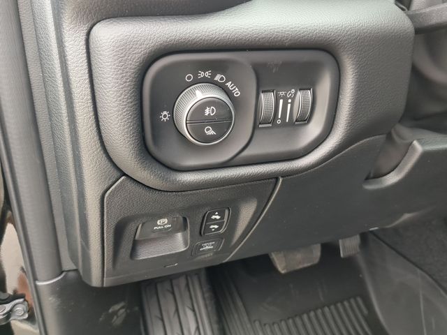 Thumbnail: 2026 RAM 1500 - 26