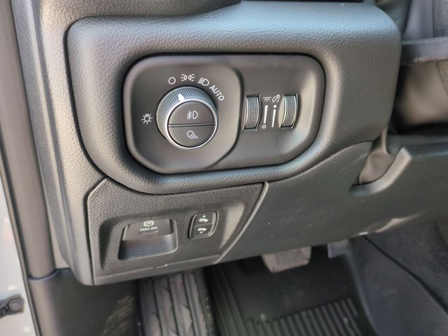 Thumbnail: 2026 RAM 1500 - 26