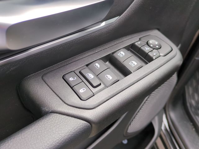 Thumbnail: 2026 RAM 1500 - 25