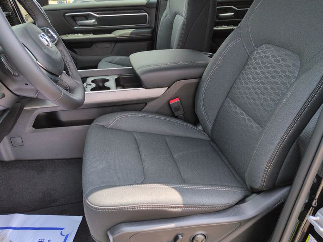 Thumbnail: 2026 RAM 1500 - 11