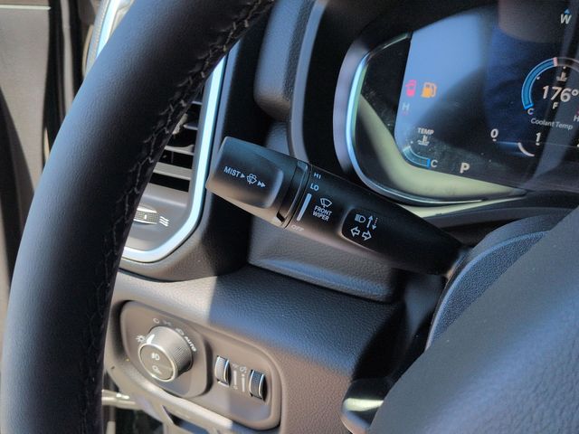 Thumbnail: 2026 RAM 1500 - 32