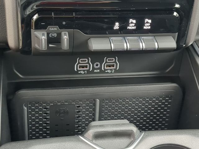 Thumbnail: 2026 RAM 1500 - 35